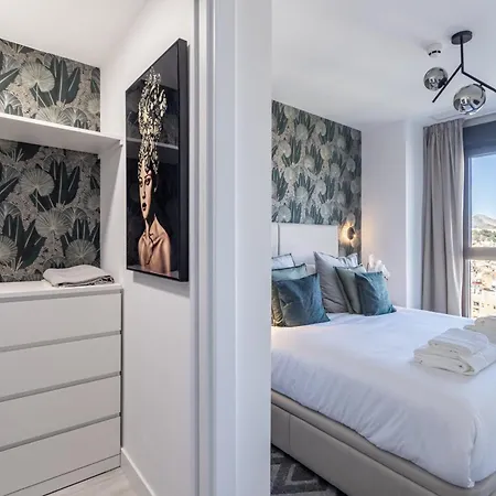 Skyline 1 Pool & Parking Free Apartment Malaga