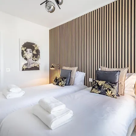 Apartmán Skyline 1 Pool & Parking Free *